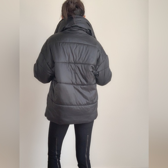STATEMENT OVERSIZED PUFFER JACKET - BLACK - Picture 10 of 14